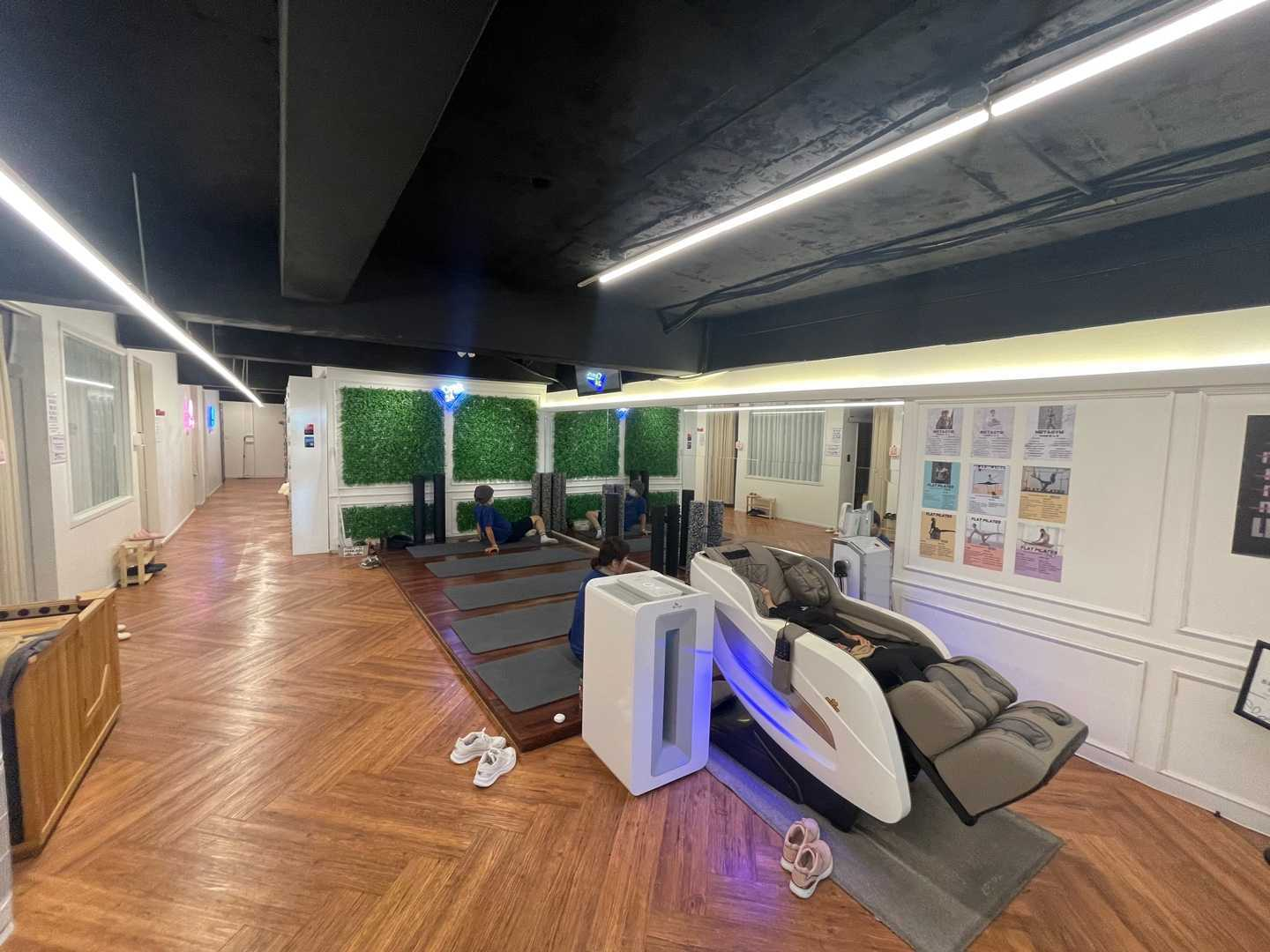 연중무휴 헬스장 모니터 tv 광고 (20).png