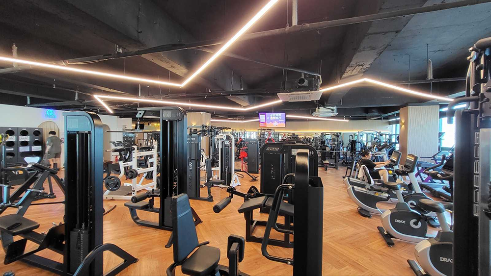 연중무휴 헬스장 모니터 tv 광고 (11).png