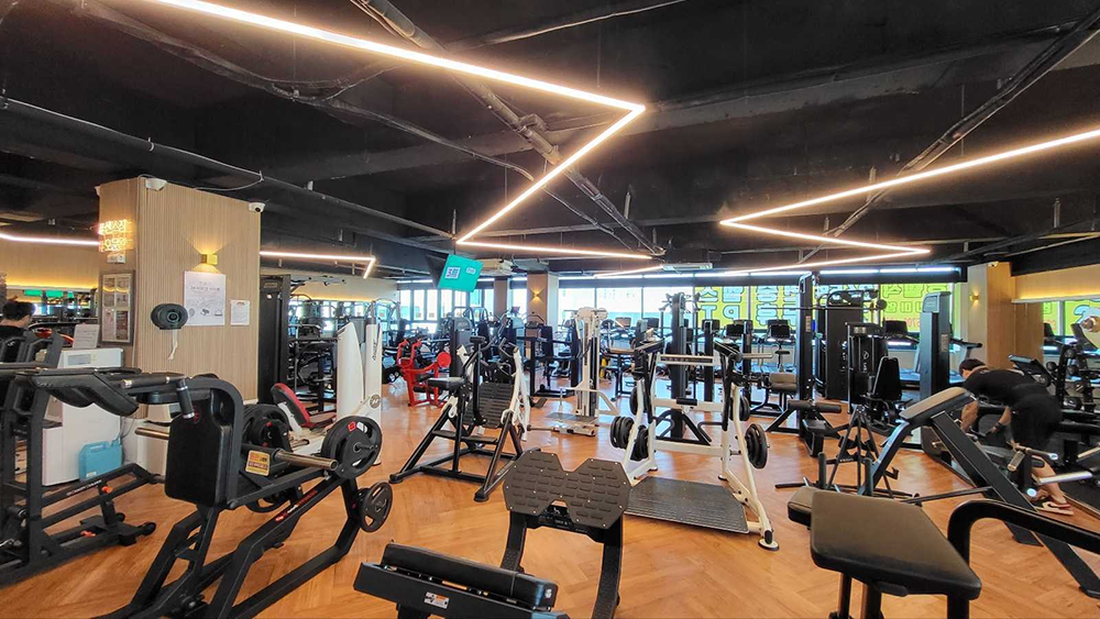 연중무휴 헬스장 모니터 tv 광고 (10).png