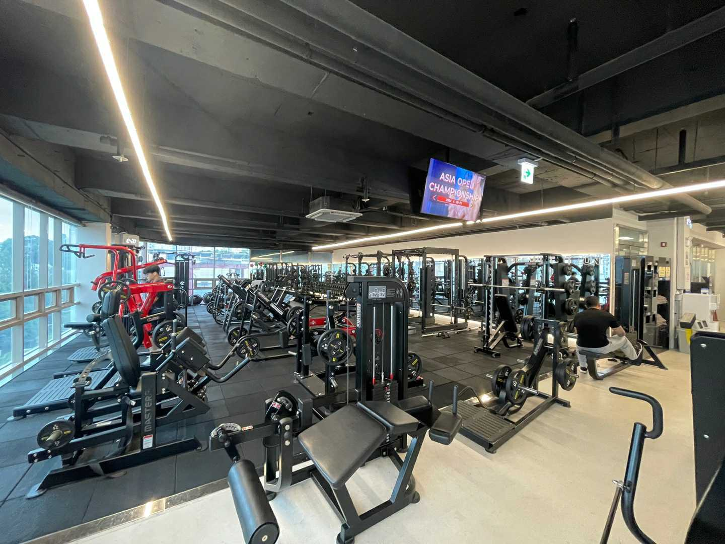 연중무휴 헬스장 모니터 tv 광고 (25).png